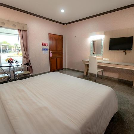 Martina Hotel Surin Exteriér fotografie